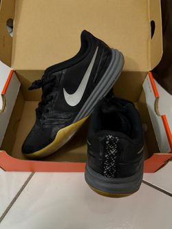 Nike Kobe Mentality GS Size 5.5