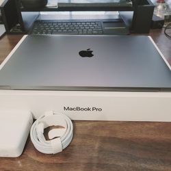 MacBook Pro Laptop 19