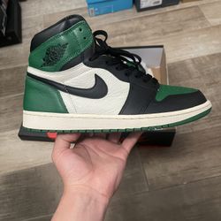 Air Jordan 1 “Pine Green” Size 10.5