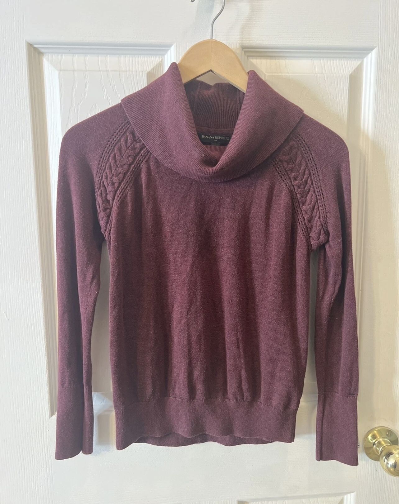 Banana Republic Womens Burgundy Turtle Neck Sweater Size XSmall