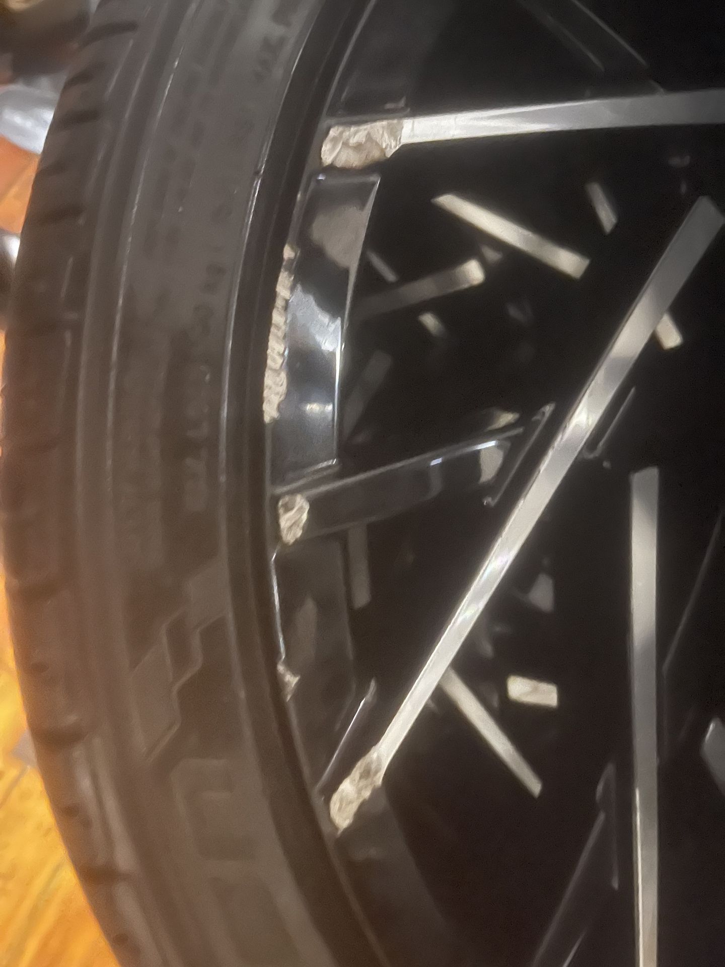 Set of 5 rims extra rim with it so that’s why 5 with wheels