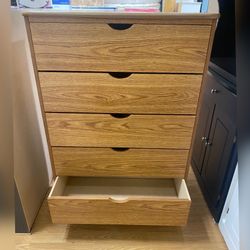 Dresser/ Five drawers dresser