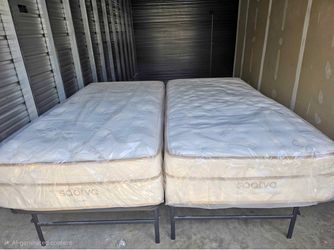 Like new Saatva Classic Mattress - Split King