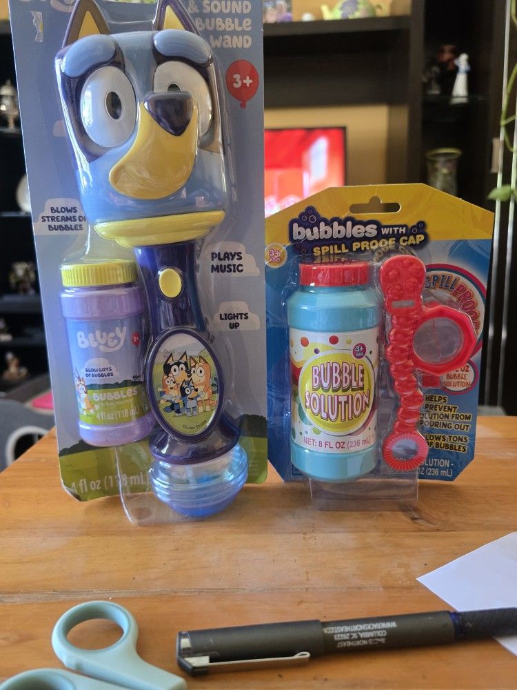 🆕️BOTH FOR 1 PRICE. BLUEY STREAMS, LIGHTS UP AND PLAYS MUSIC.