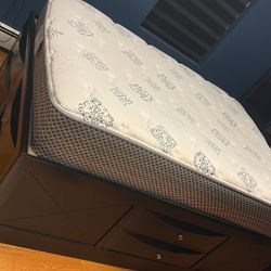 Black Wood Full Size Bed With 8 Drawers And Mattress 