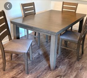 Living Spaces table and chairs