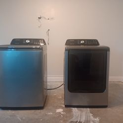 Samsung Washer and Dryer Set (2024)