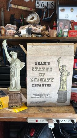 Jim Beam Statue of Liberty decanter Jim Beam Statue of Liberty decanter