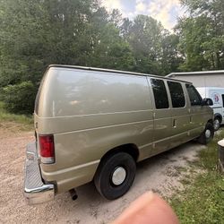 2000 Ford E-150