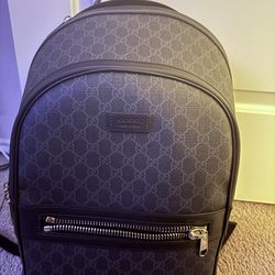 Gucci GG black medium backpack (men’s)