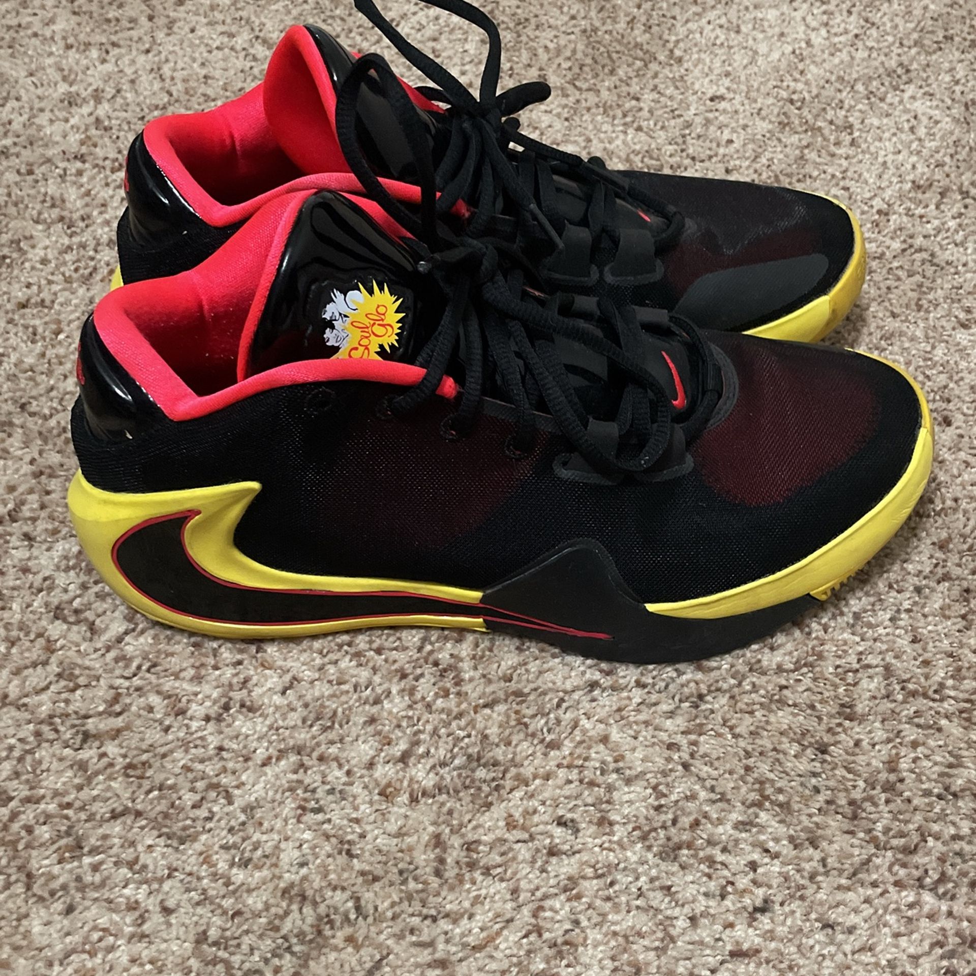 Men's Nike Zoom Freak Soul Glo Size 10