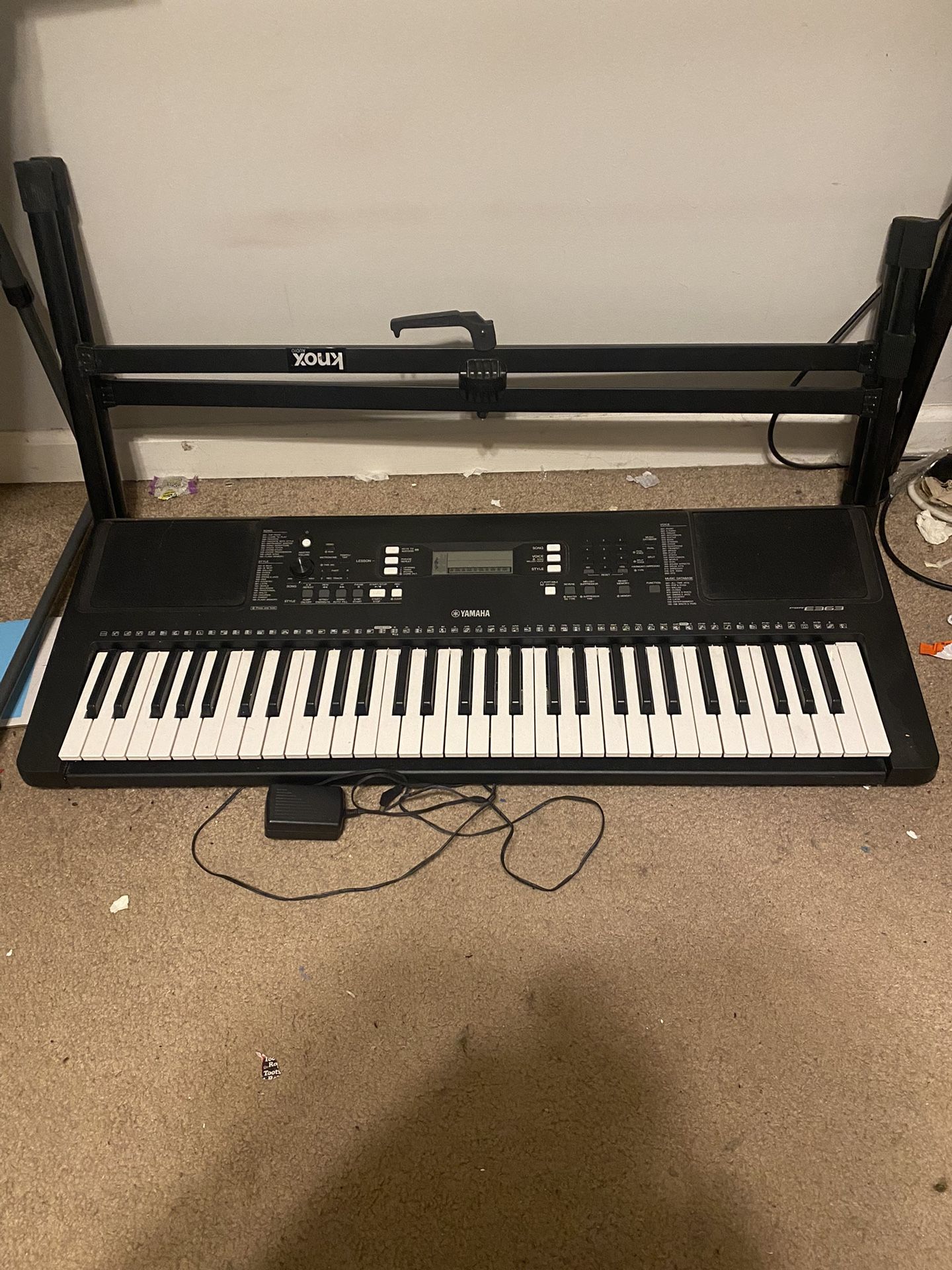 Yamaha E363 Keyboard