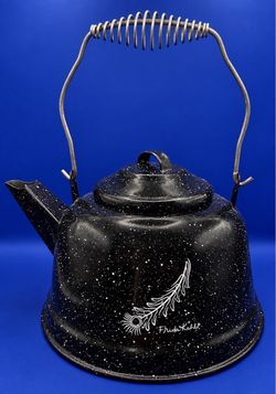 Frida Kahlo Tea Kettle Special Edition Enameled Steel With Lid Mexico 2.3L