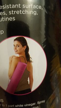 Danskin yoga mat with carry strap