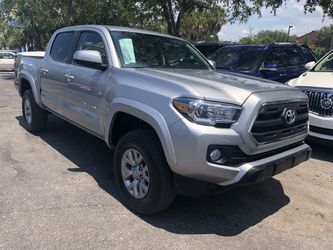 2016 Toyota Tacoma sr5 crew cab!!