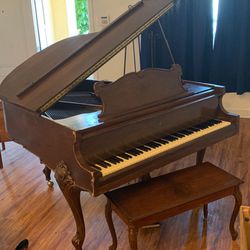 Baby Grand Piano Works Great ! In Tune ! Will Deliver