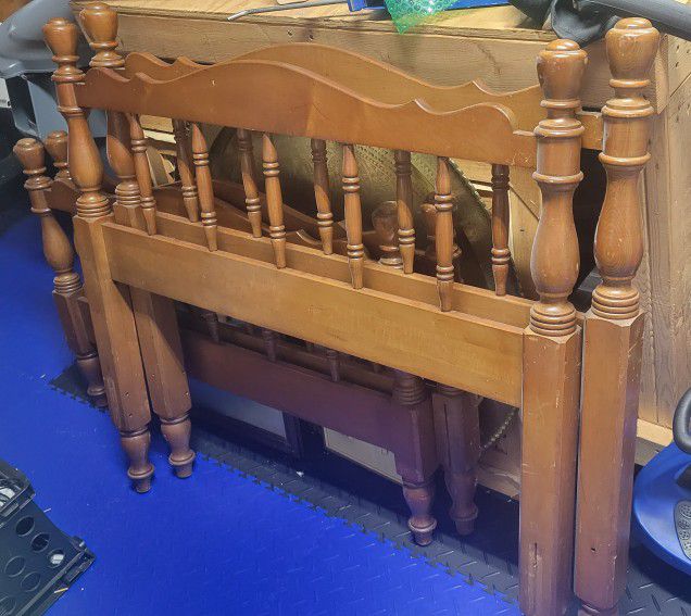 2 Antique Twin Bed Frames