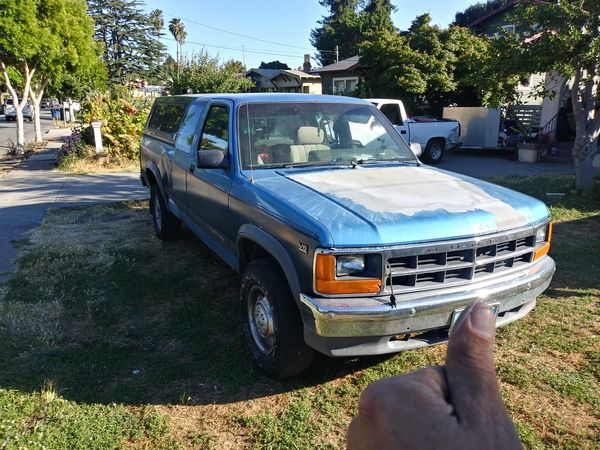 91 Dodge Dakota extended cab 4x4 for Sale in Bismarck, ND - OfferUp