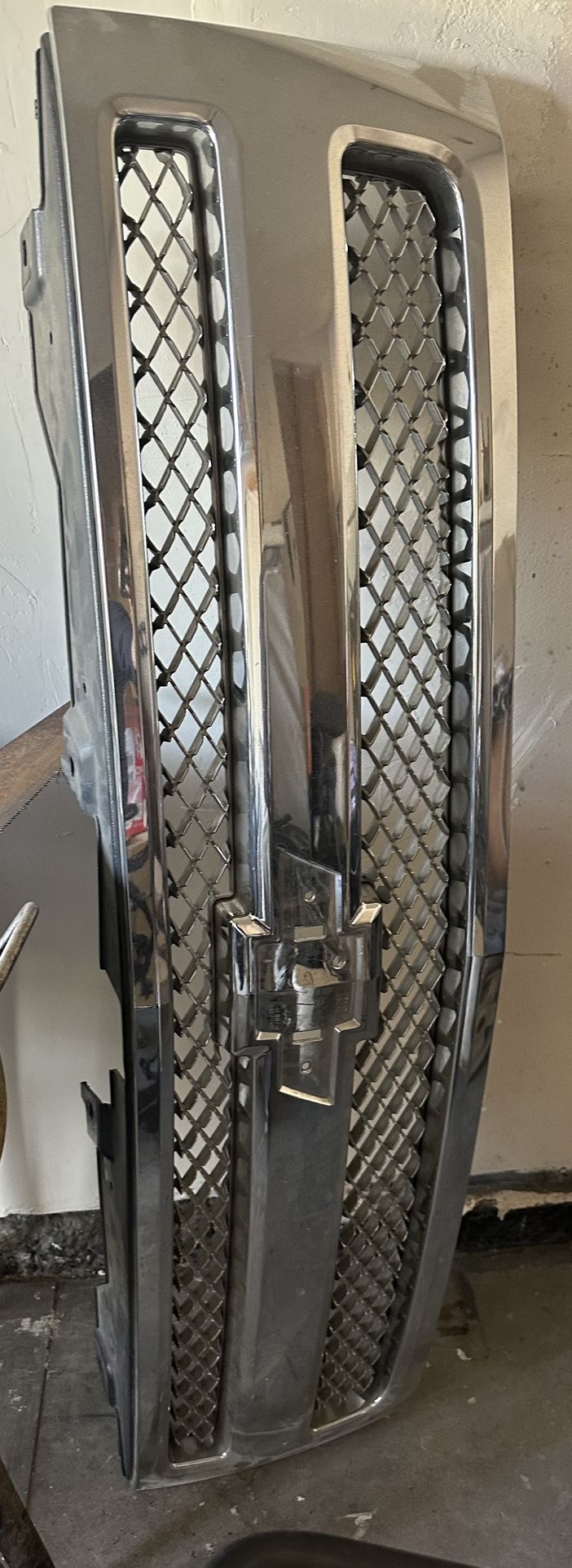 Chevy Silverado Grille (best Offer)