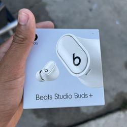 Beats Studio Buds 