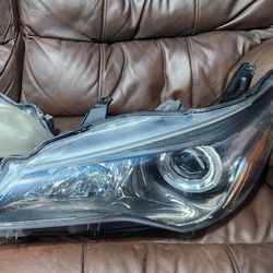 2016 Toyota Camry Headlight