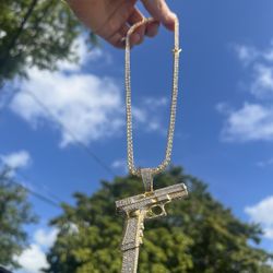 chain and pendant 