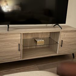 TV Stand (PLEASE READ DESCRIPTION)