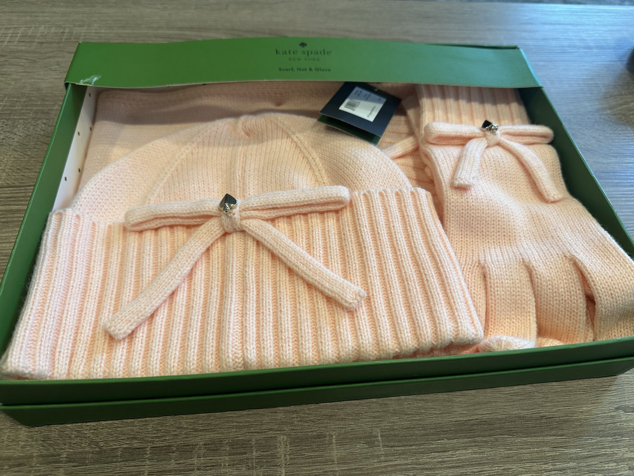 Kate Spade English Rose 3-Piece Bow Knit Set Scarf Hat Gloves New