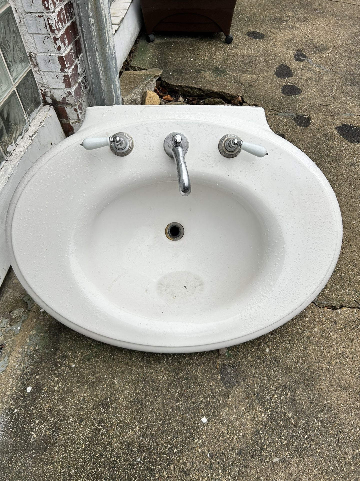 Vintage Kohler Pedestal Sink With Faucets