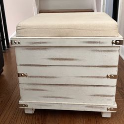 Farmhouse Ottoman W-storage