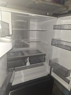 SAMSUNG REFRIGERATOR