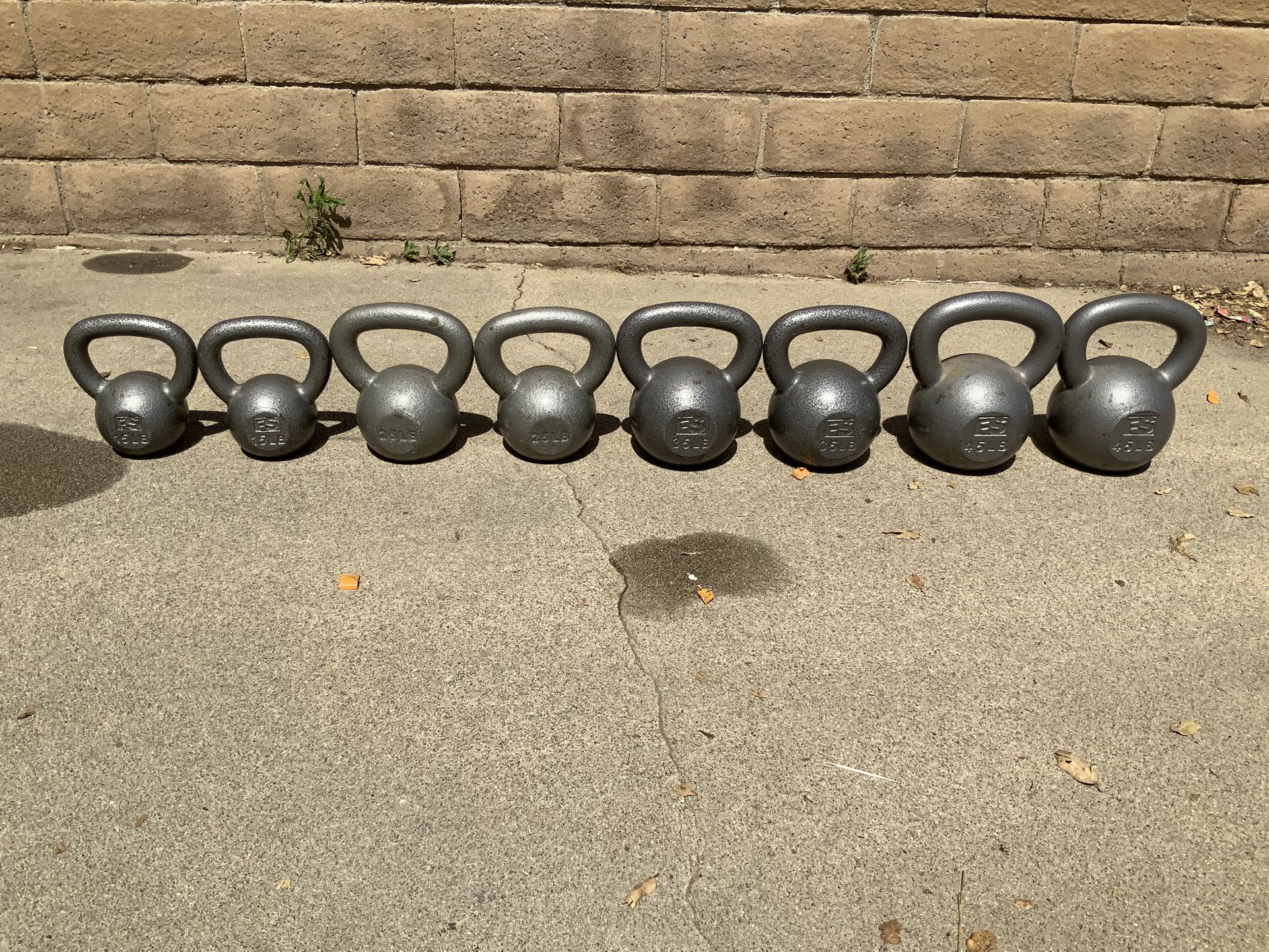 Kettlebells 15 Lb, 25lb, 35lb, 45 Lb