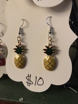 🍍*Handmade* Pineapple Earrings 🍍