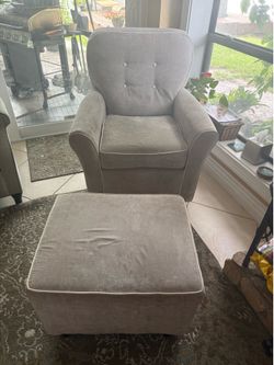 Rocker Chair with ottoman