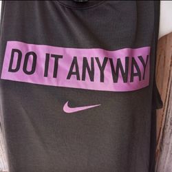 Nike Ladie's Dri-Fit Shirt Size S NWOT