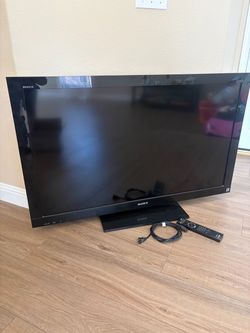 Tv  46” Sony Bravia (not smart tv)