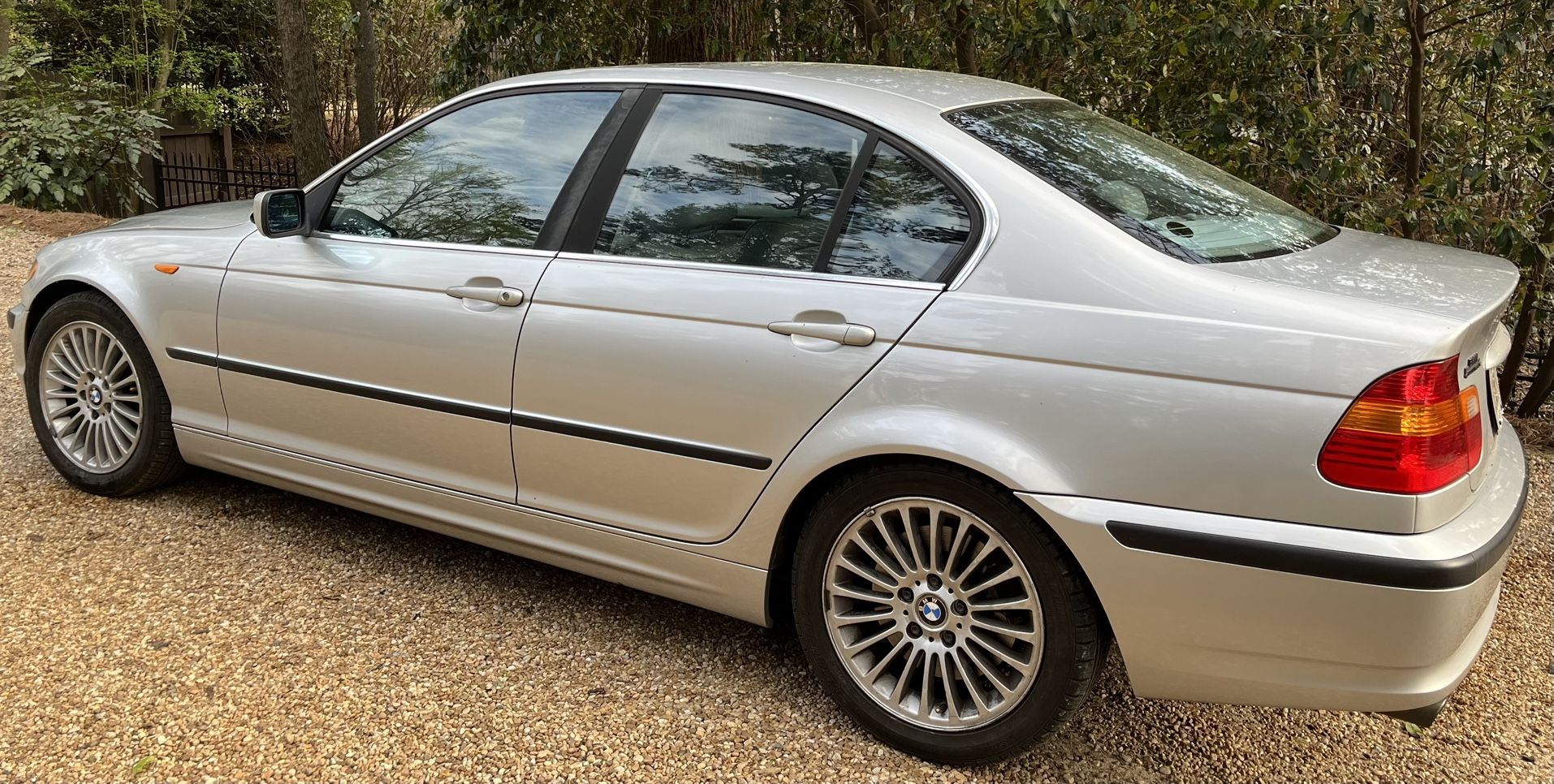2003 BMW 330i