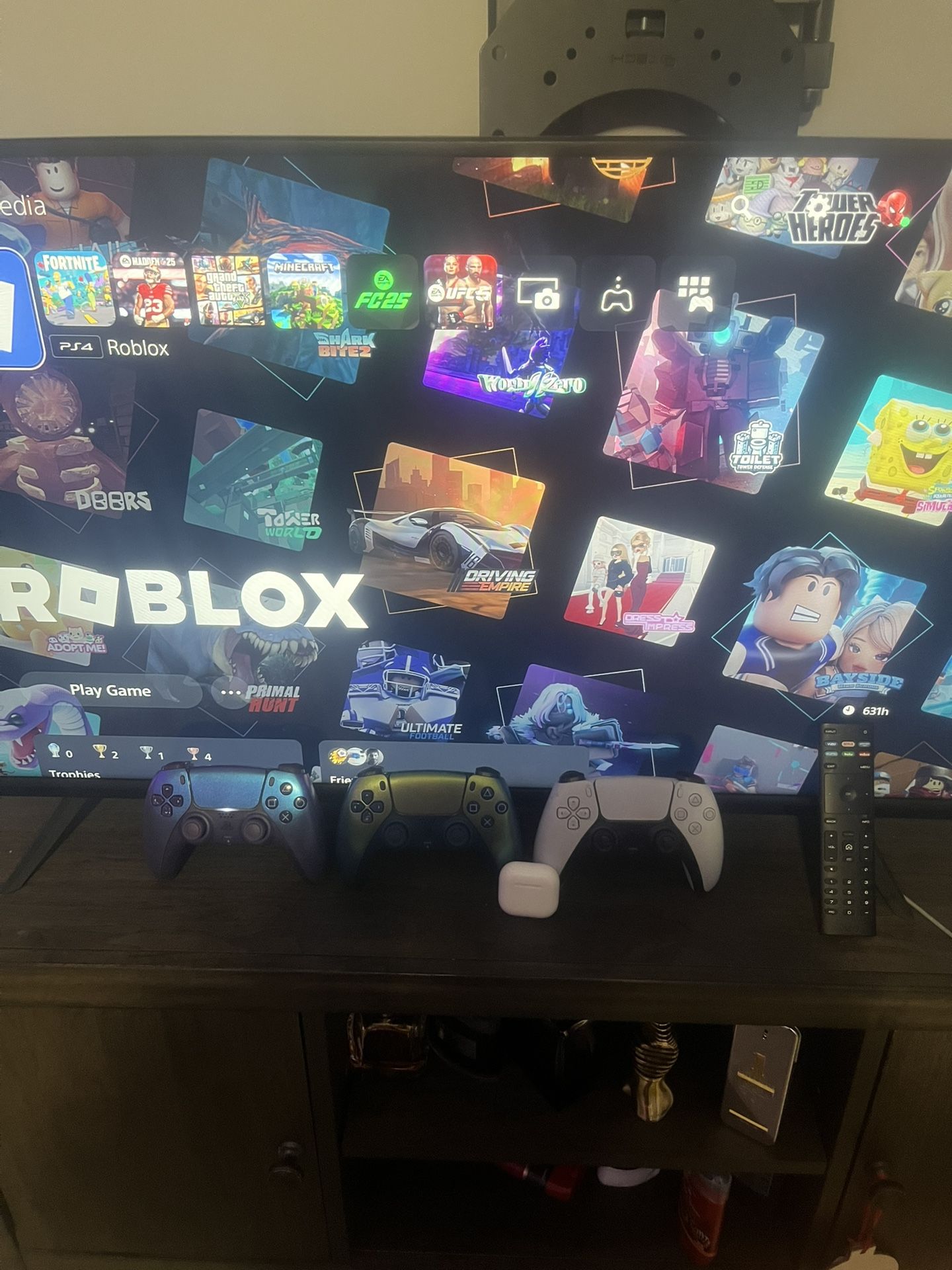 Air Pods 4 Vizo 32 Inch Tv  And PlayStation With 3 New Controllers