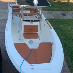 For Sale: 2005 SeaHunt 24ft Boat – Great Condition, Ready for the Water!