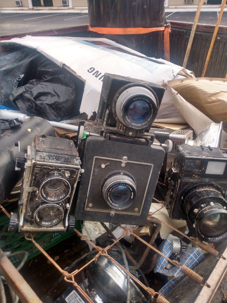Vintage Cameras Try Pods Lots Of Them