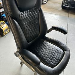 Office chair 