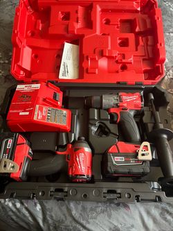 Milwaukee M18 FUEL Drill & Impact Driver Combo Kit