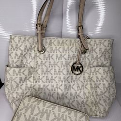 Michael Kors Bag Matching Wallet