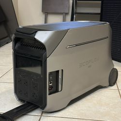 Ecoflow Delta Pro 3 with 400w Solar Panel