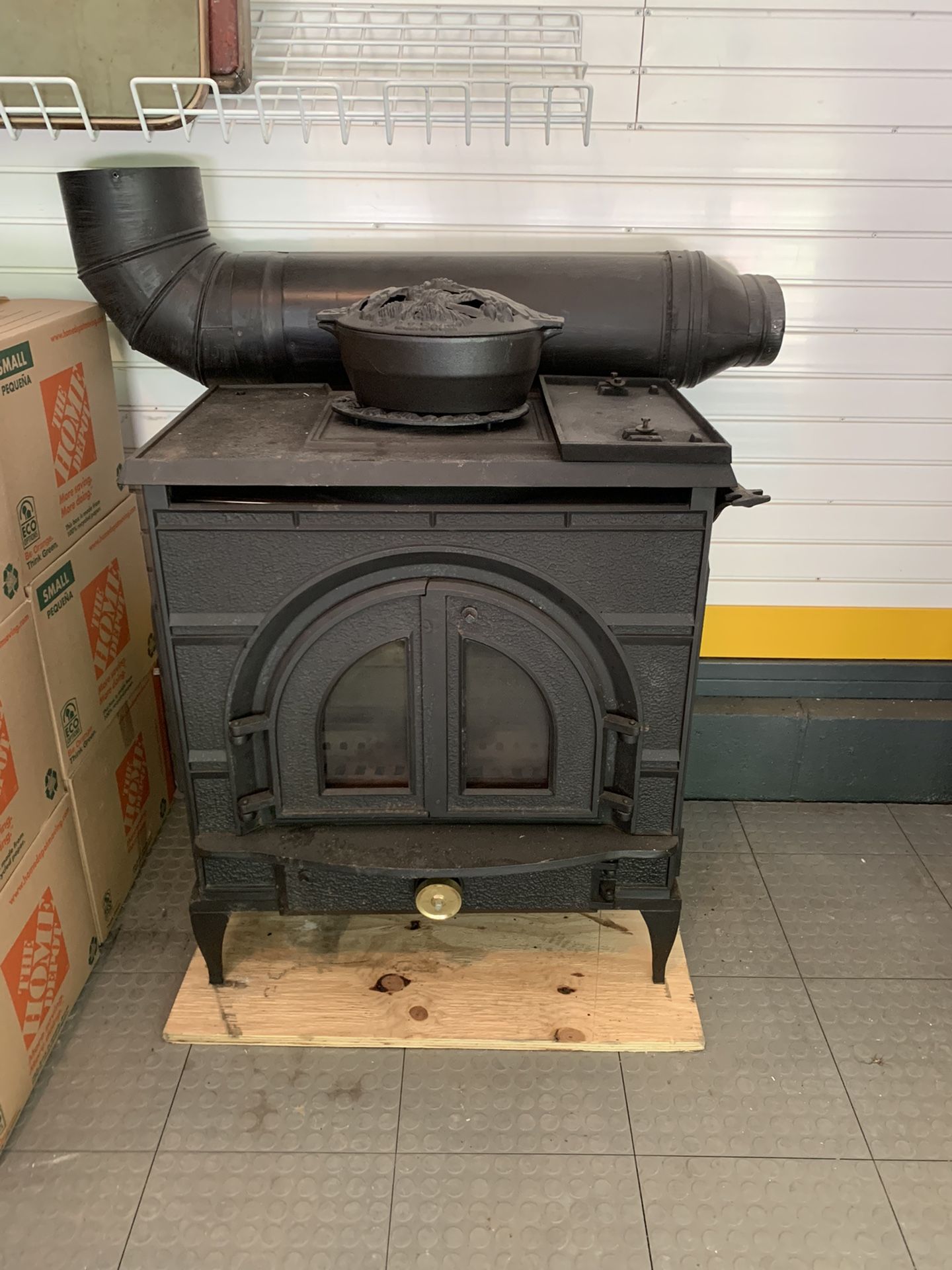 Vermont Casting Wood Stove Model 2184 (Extra Large) for Sale in Bedford  Corners, NY - OfferUp