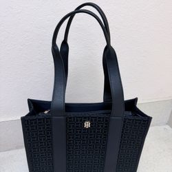 Brand New Tommy Hilfiger Handbag – 100% Authentic