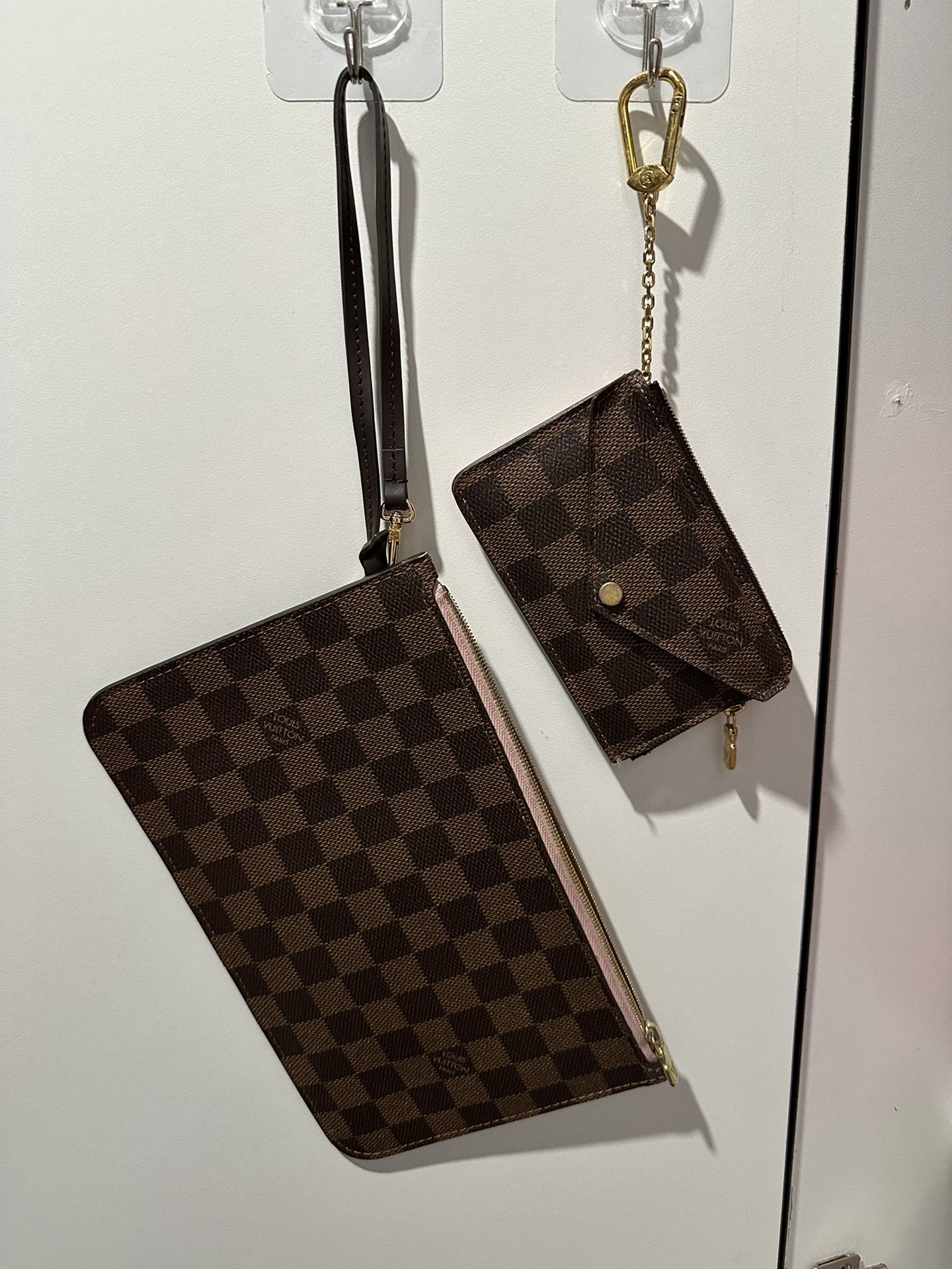 LV Wallet And Wristlet Jewelry Accessories