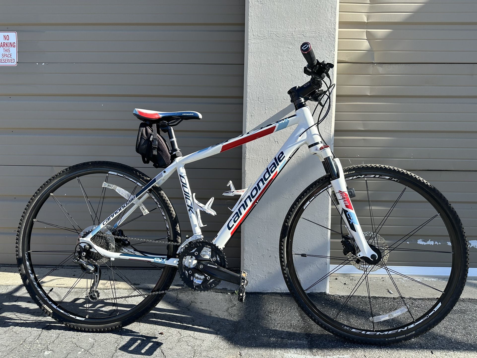 Cannondale Quick CX Medium Frame Shimano 27 speed Front Suspension Hydraulic Disc Brake Hybrid Bike
