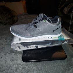 REEBOK women's shoes - Size 9.5 - $25