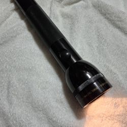 Black MagLite 3 D Cell Professional Flashlight 